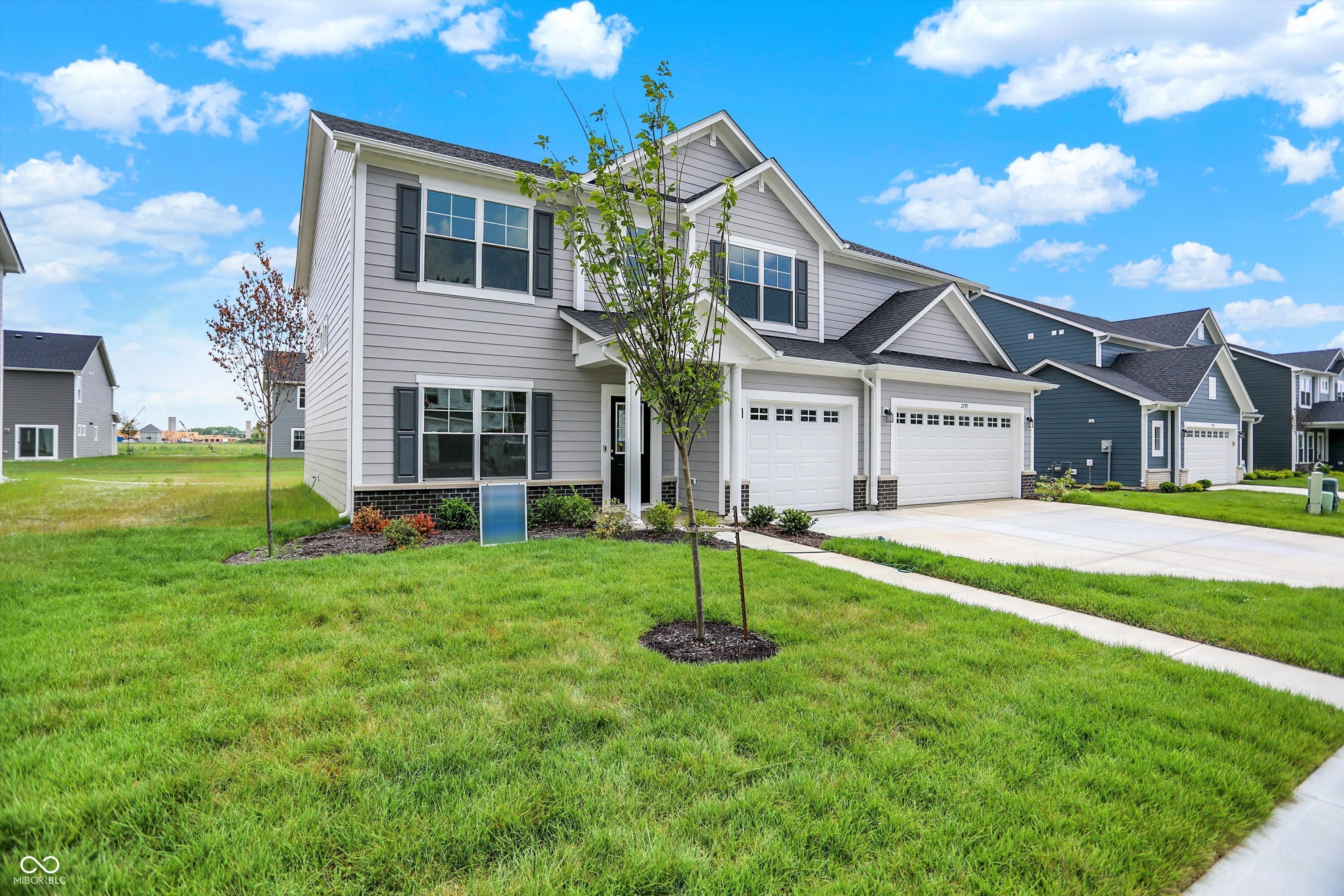 2697 Bo Street W