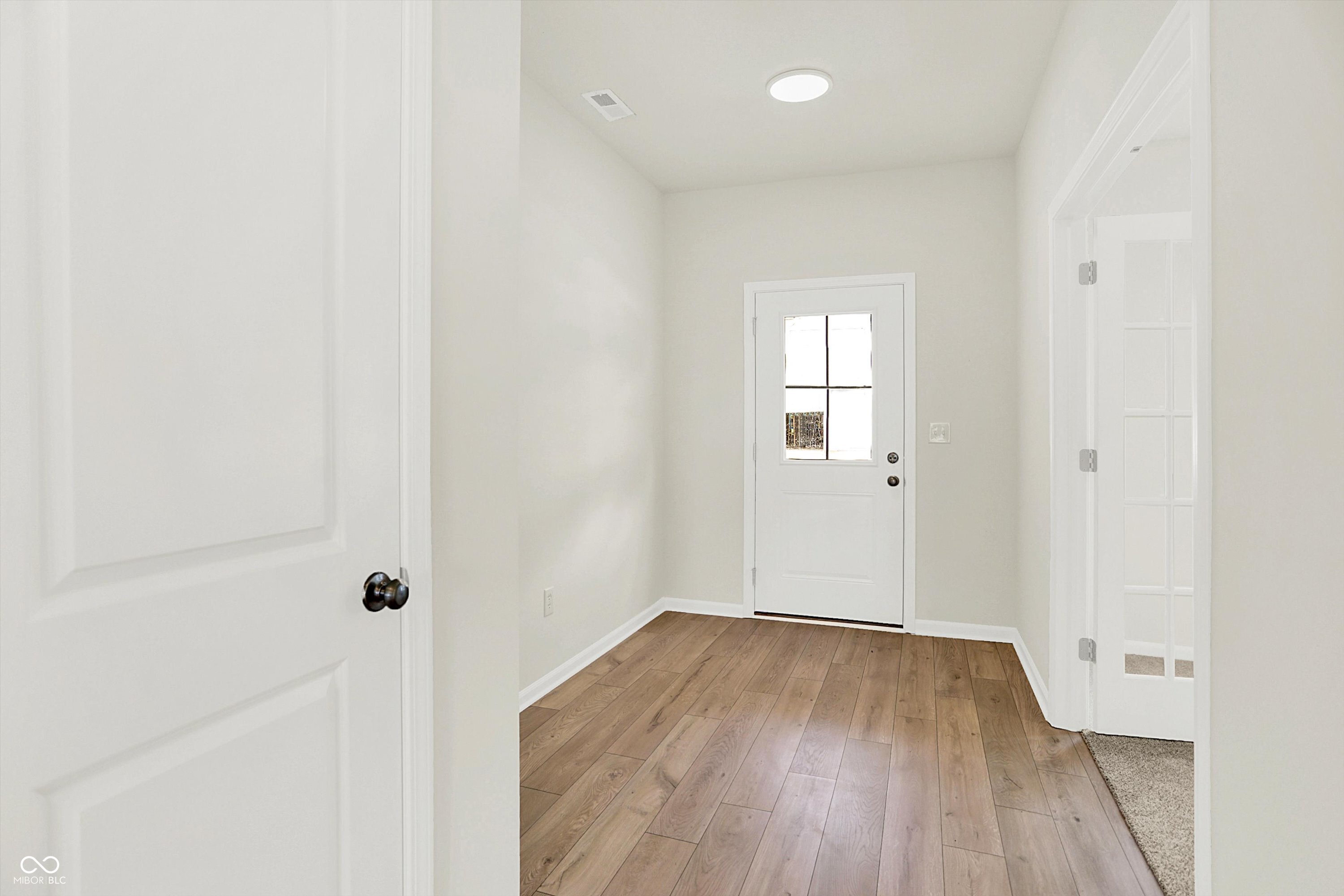 2697 Bo Street W