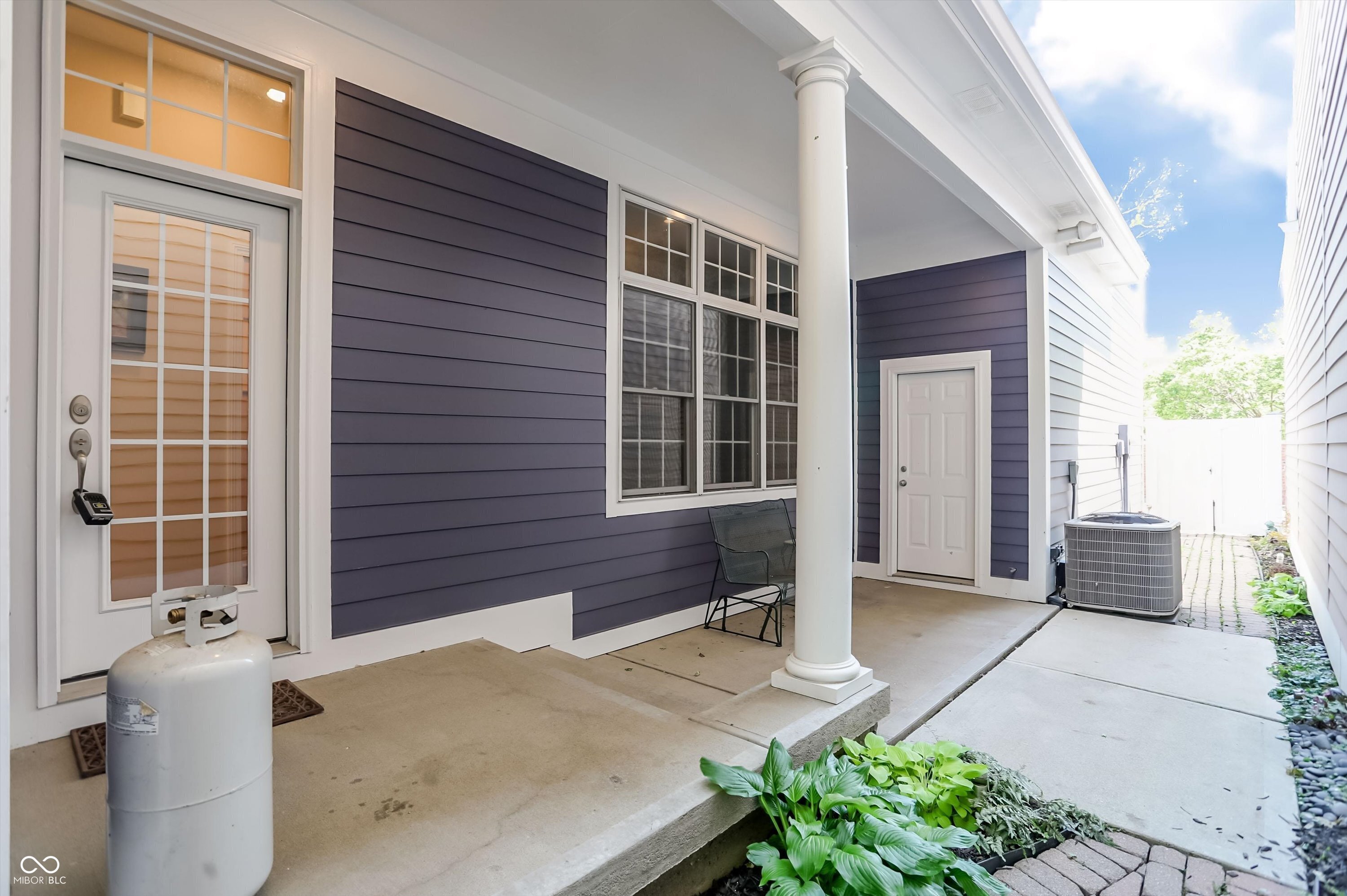 642 N Senate Avenue