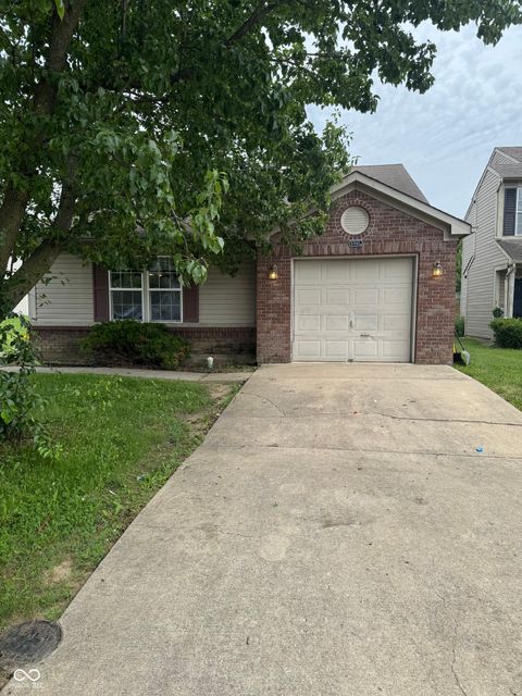 Photo of 10945 NE Cedar Pine Drive NE, Indianapolis, IN 46235 (MLS # 22104458)