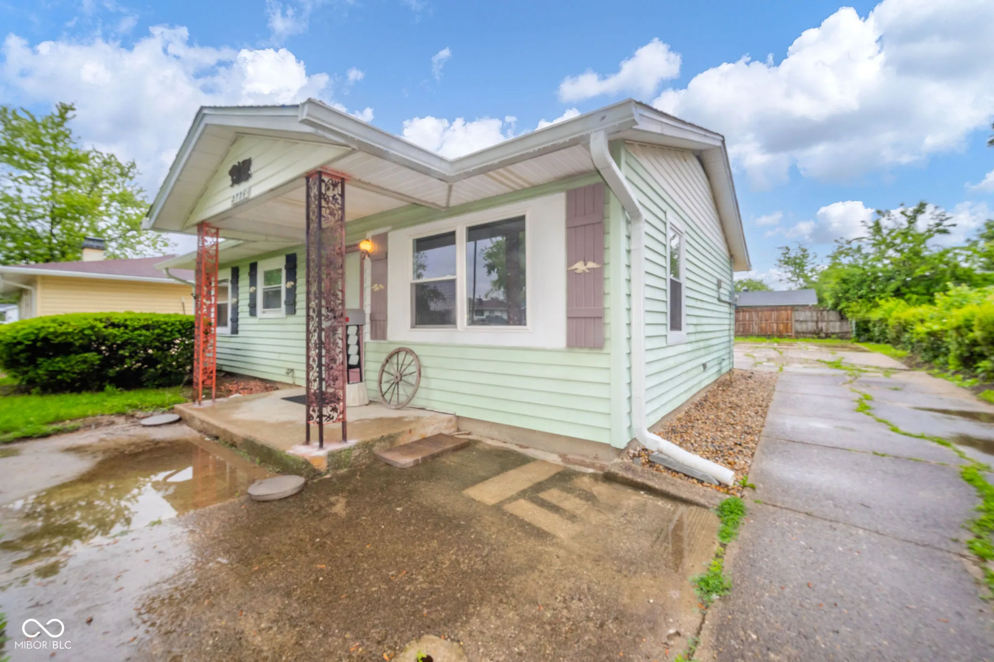 Anderson, Indiana 46012, United States, 2 Bedrooms Bedrooms, ,1 BathroomBathrooms,Residential,Active,136032