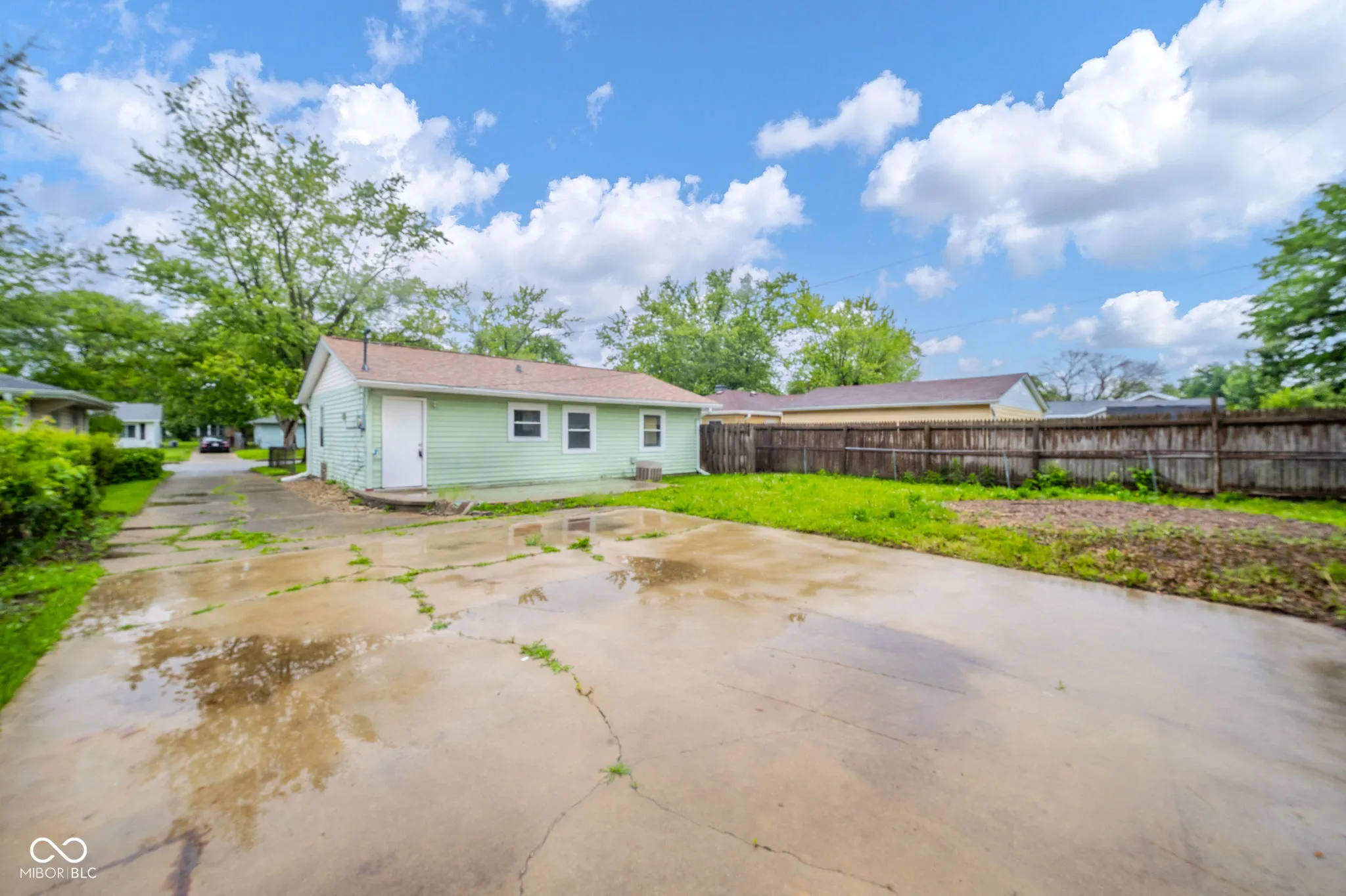 Anderson, Indiana 46012, United States, 2 Bedrooms Bedrooms, ,1 BathroomBathrooms,Residential,Active,136032