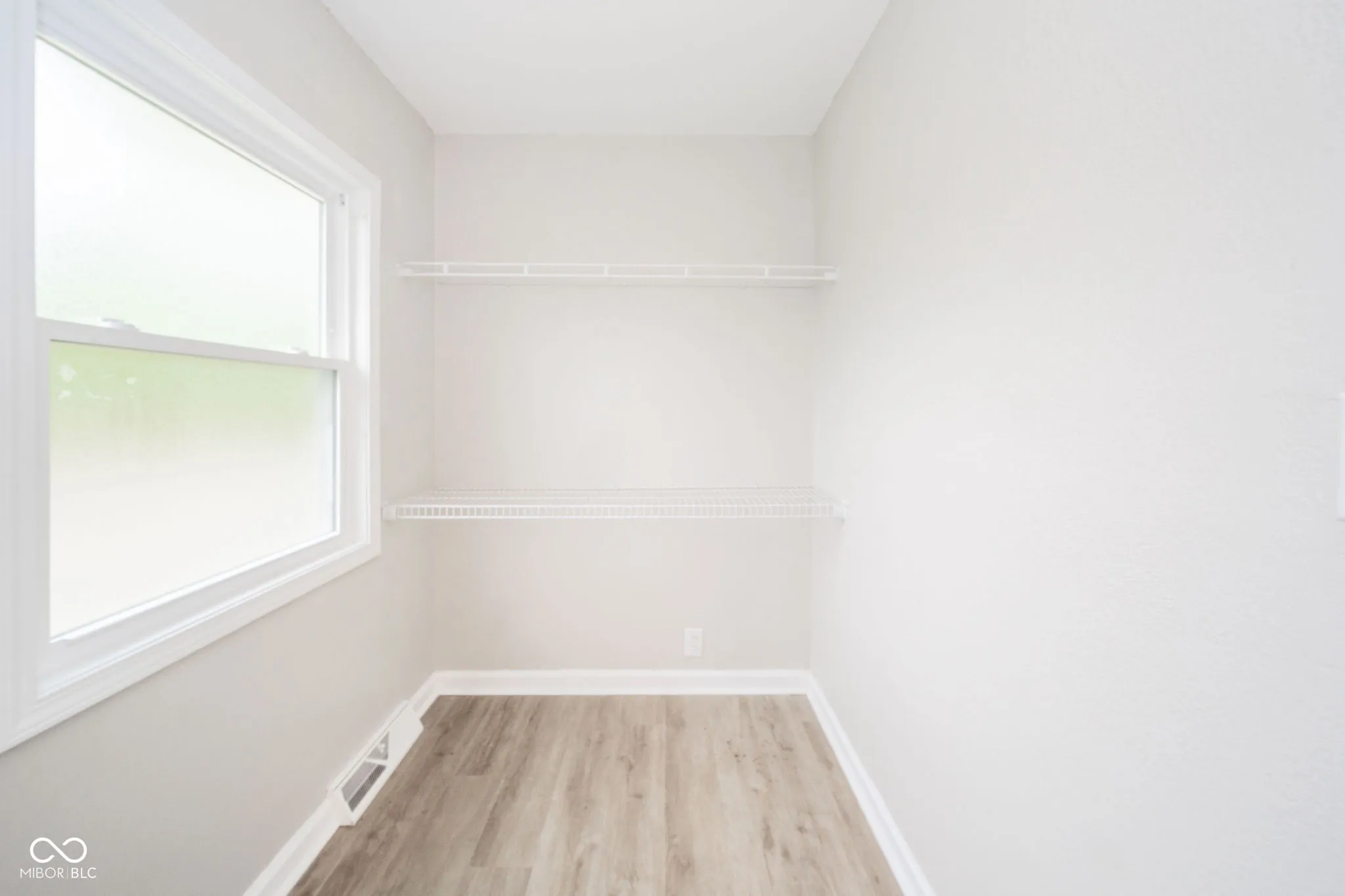 Anderson, Indiana 46012, United States, 2 Bedrooms Bedrooms, ,1 BathroomBathrooms,Residential,Active,136032