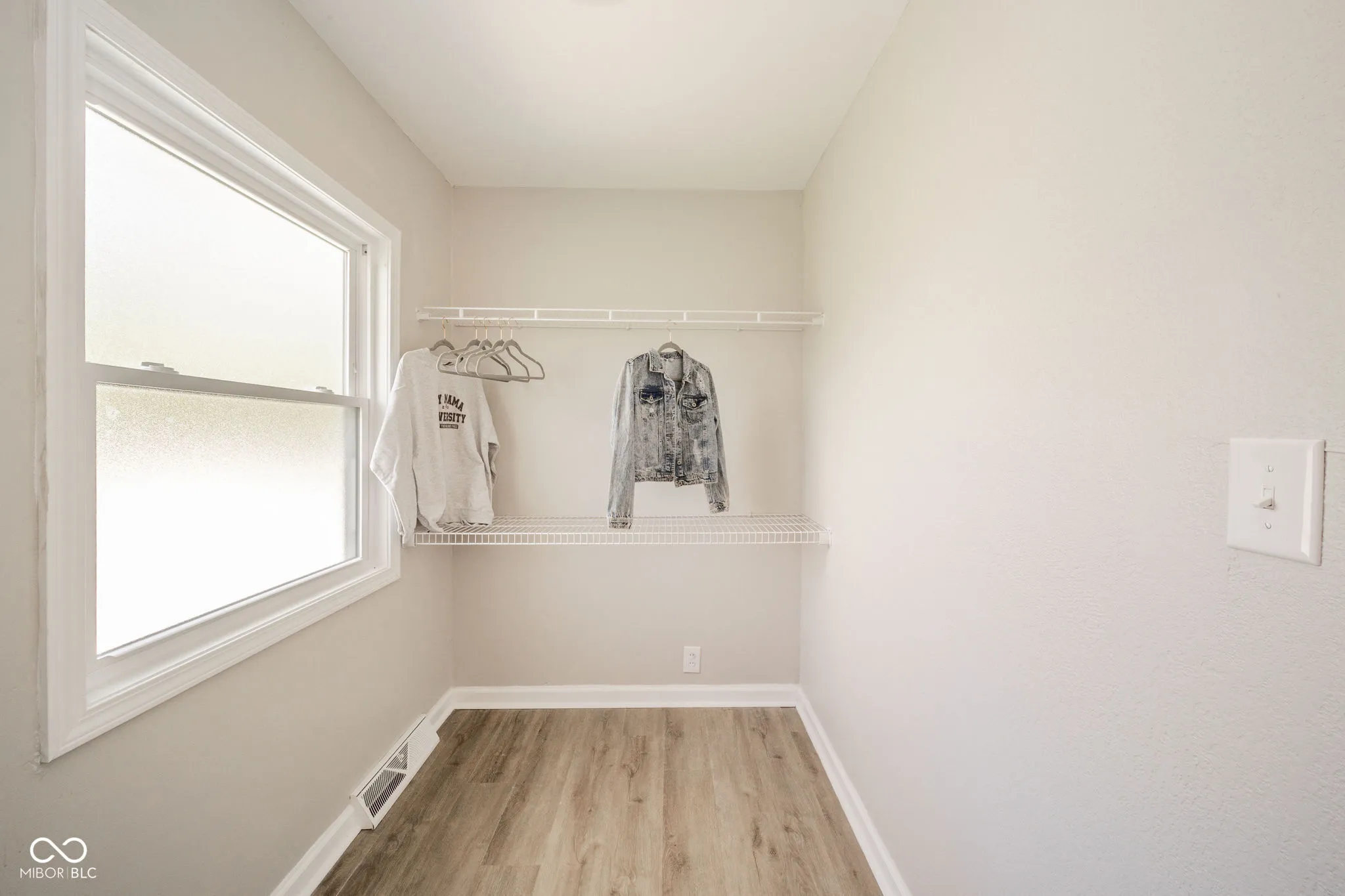 Anderson, Indiana 46012, United States, 2 Bedrooms Bedrooms, ,1 BathroomBathrooms,Residential,Active,136032