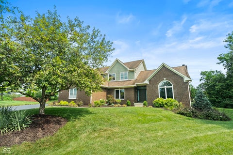 Photo of 8627 Bay Pointe Circle, Indianapolis, IN 46236 (MLS # 22116748)
