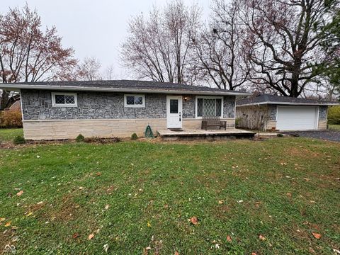 Photo of 248 Robbins Drive, Greenwood, IN 46142 (MLS # 22074171)