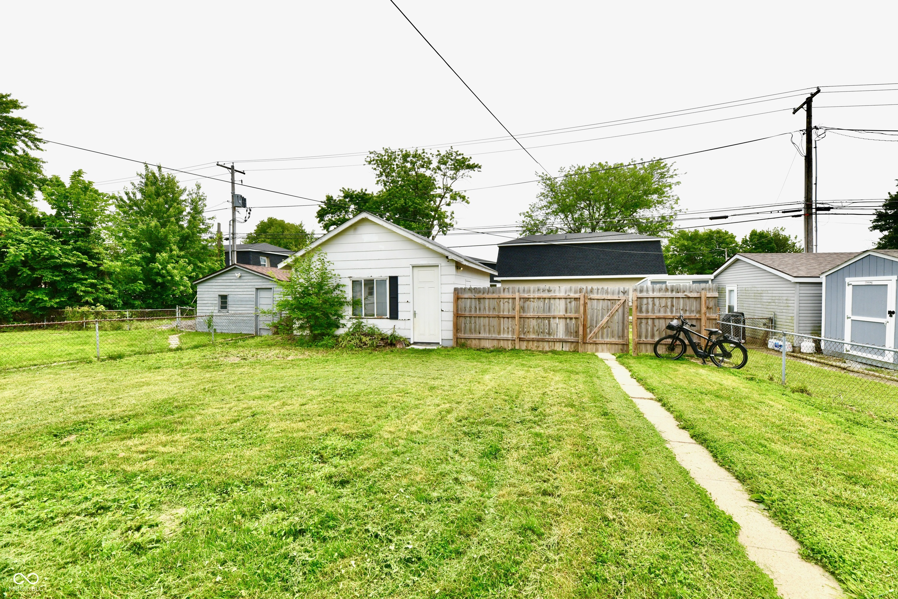 469 S Peru Street