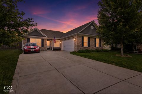 Photo of 8717 Fielding Lane, Indianapolis, IN 46239 (MLS # 22104068)