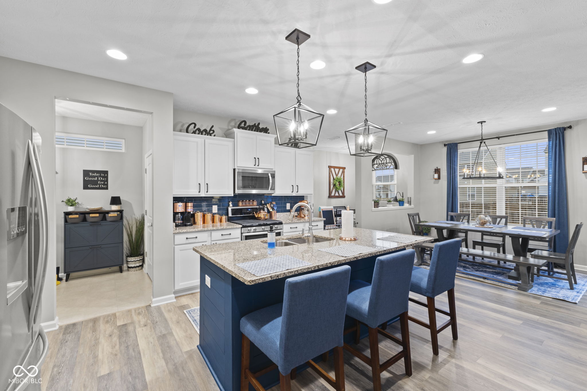 6740 Shooting Star Drive