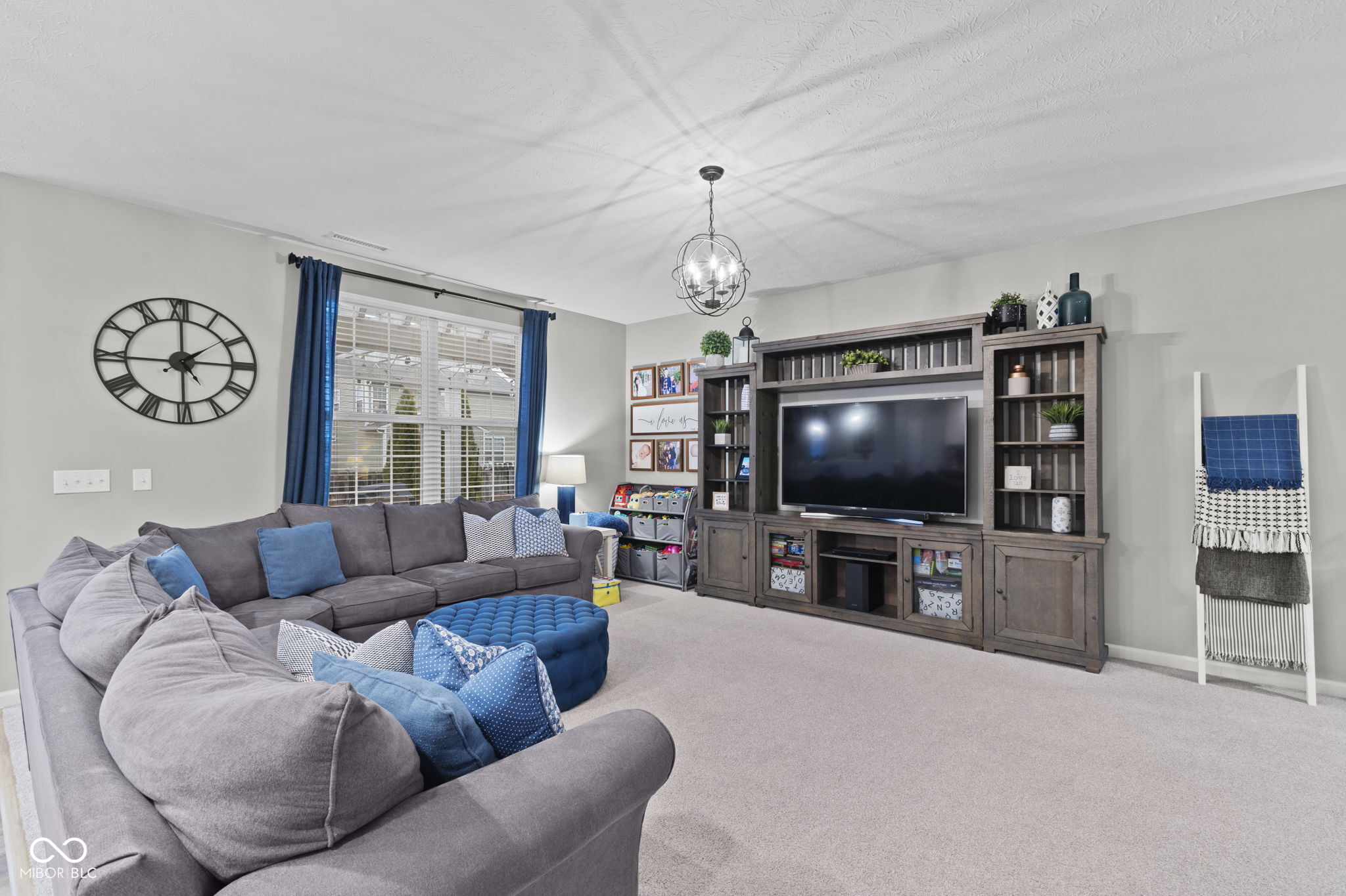 6740 Shooting Star Drive