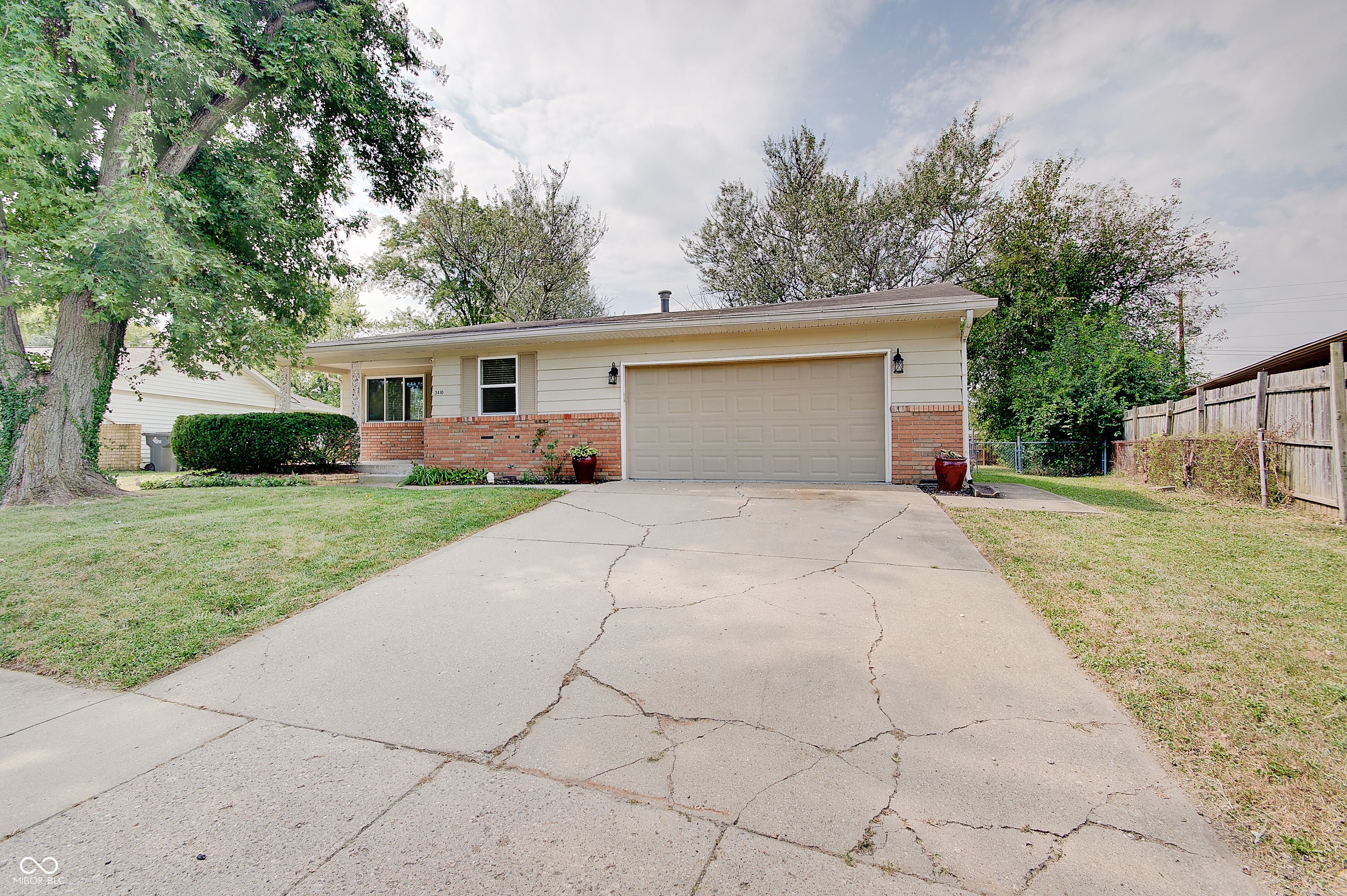 3410 N Brentwood Avenue