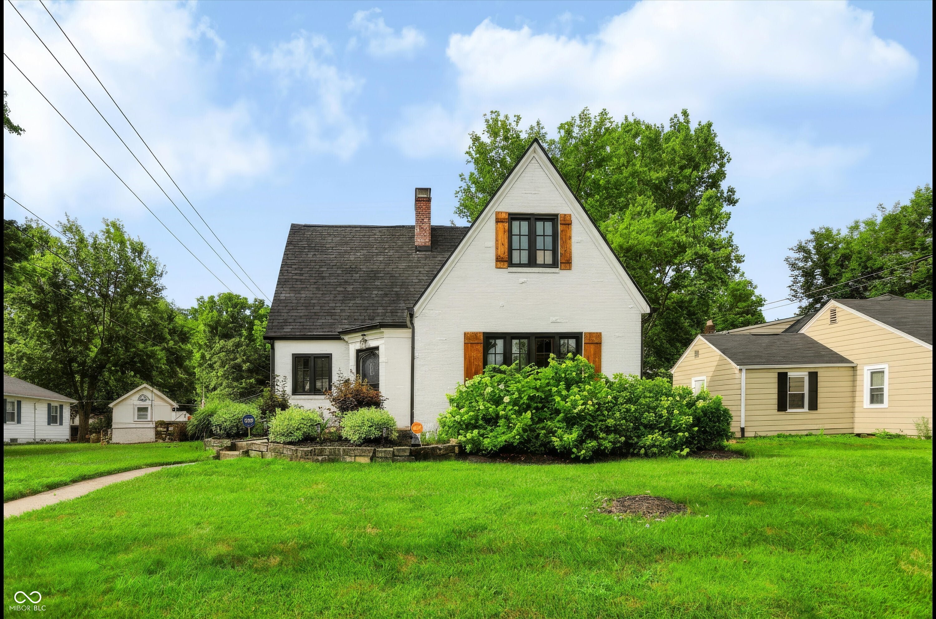 207 E Poplar Street