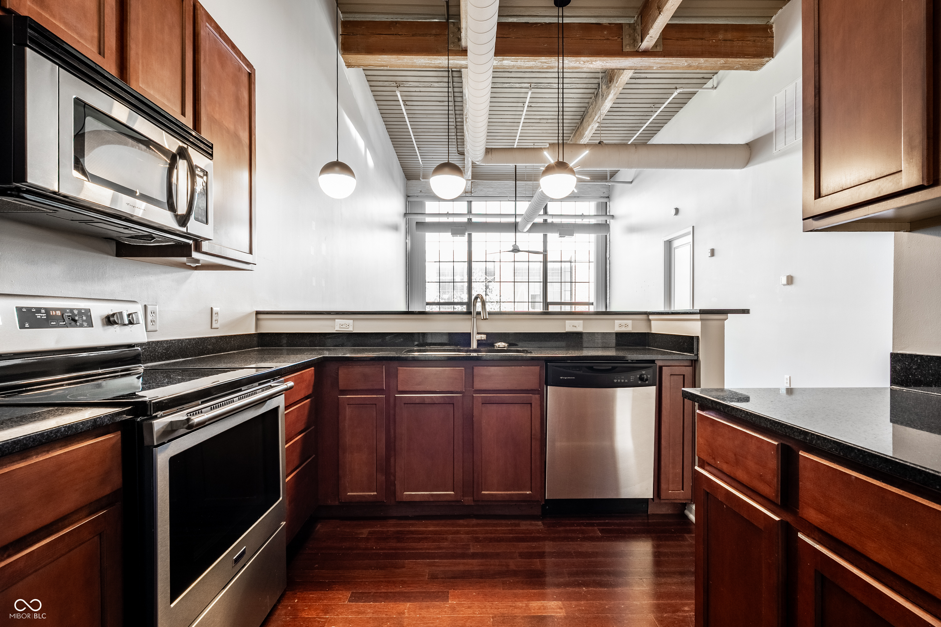 630 N College Avenue N 404