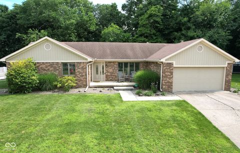 Photo of 409 Hawthorn Drive, Crawfordsville, IN 47933 (MLS # 22112991)