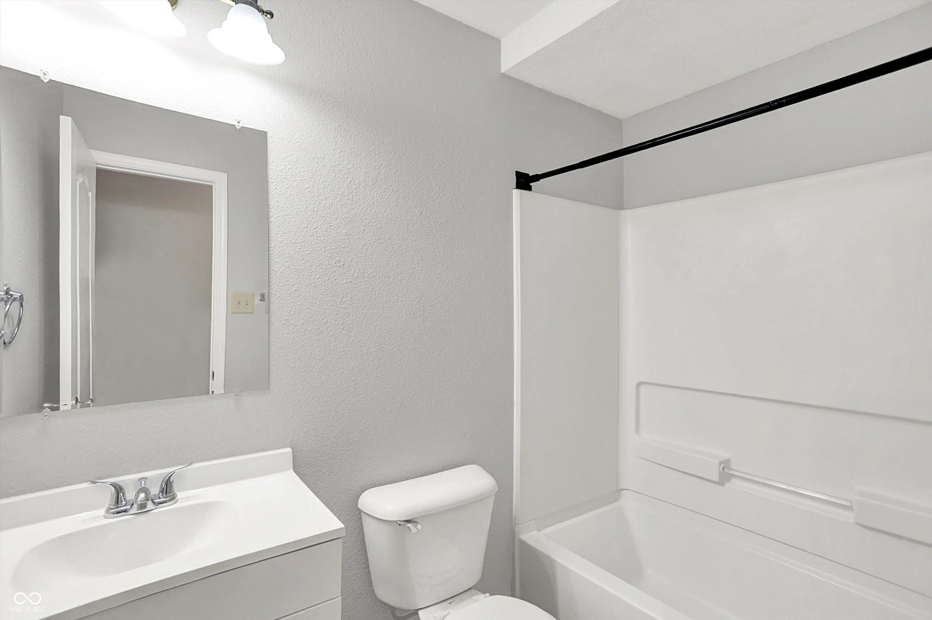 Noblesville, Indiana 46060, United States, 3 Bedrooms Bedrooms, ,2 BathroomsBathrooms,Residential,Active,173109