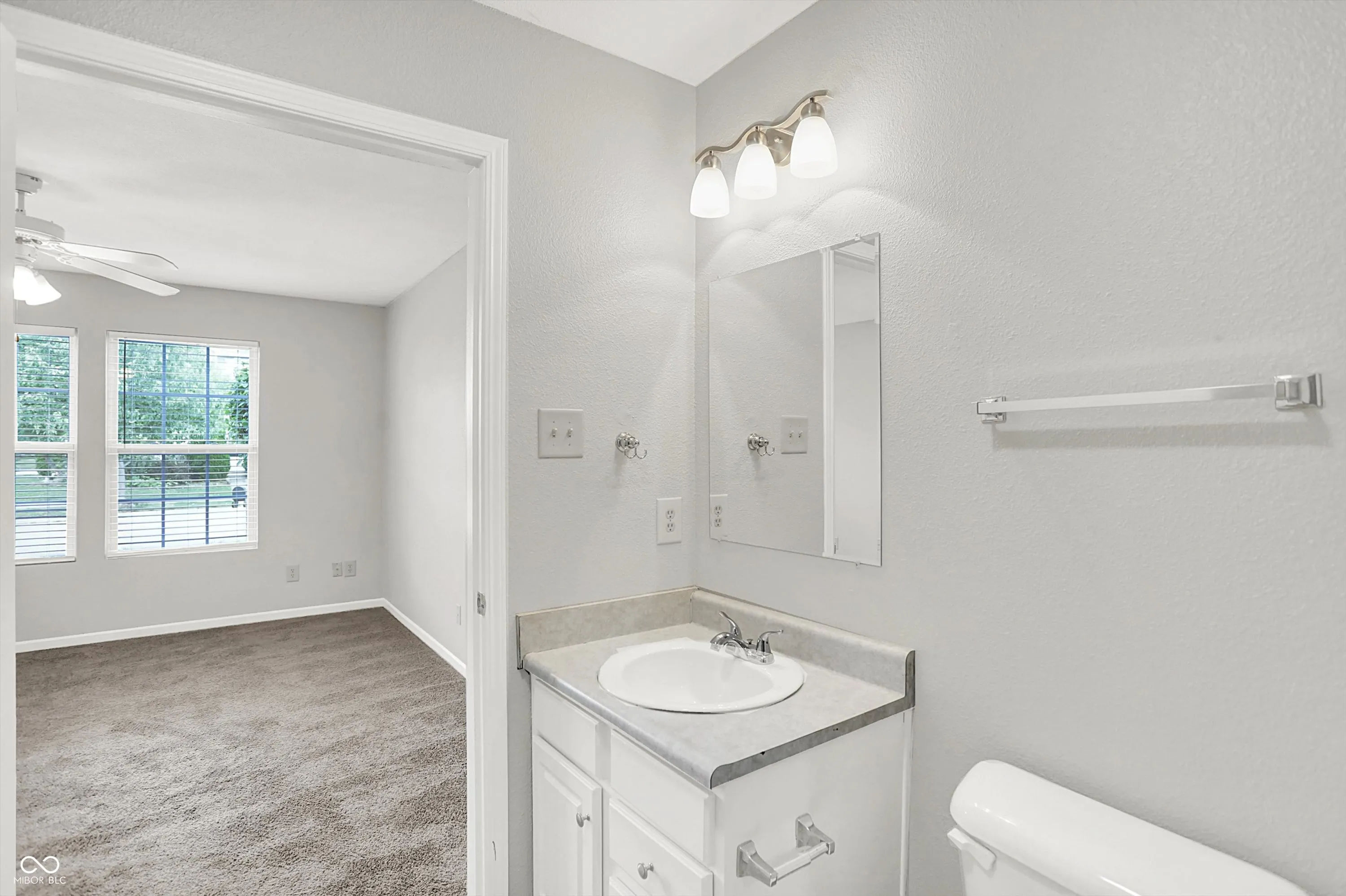 Noblesville, Indiana 46060, United States, 3 Bedrooms Bedrooms, ,2 BathroomsBathrooms,Residential,Active,173109