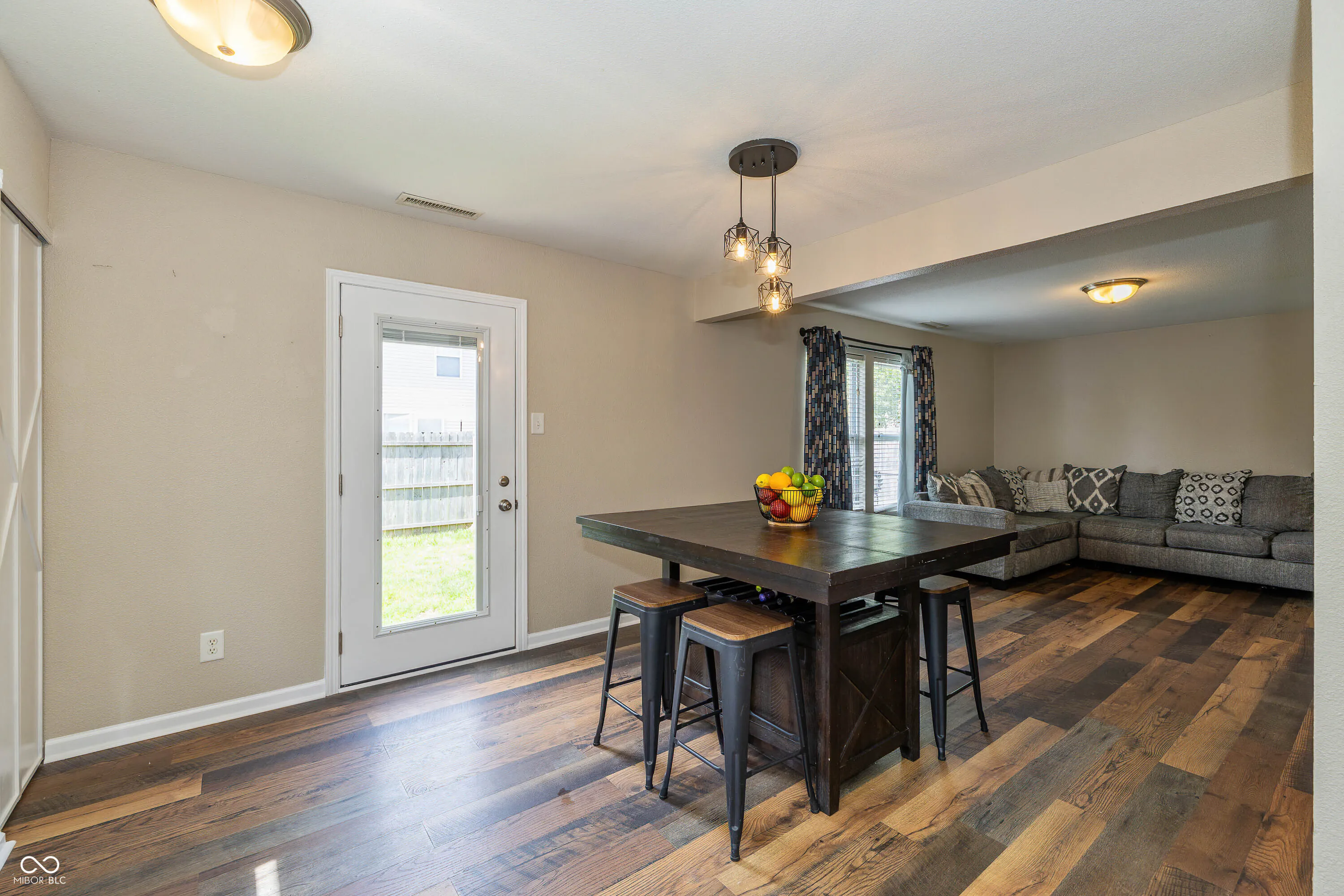 Pendleton, Indiana 46064, United States, 4 Bedrooms Bedrooms, ,3 BathroomsBathrooms,Residential,Pending,120491