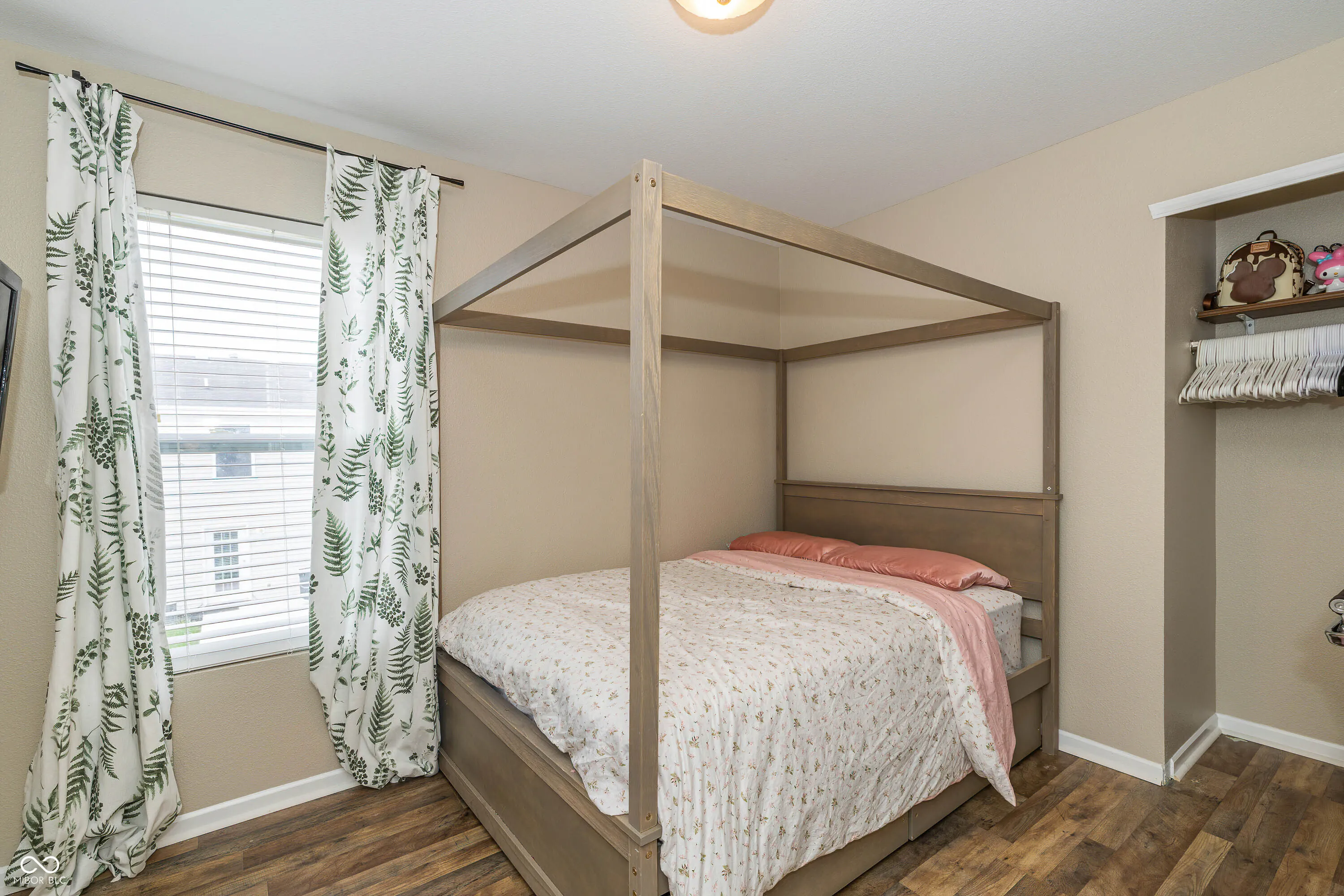 Pendleton, Indiana 46064, United States, 4 Bedrooms Bedrooms, ,3 BathroomsBathrooms,Residential,Pending,120491