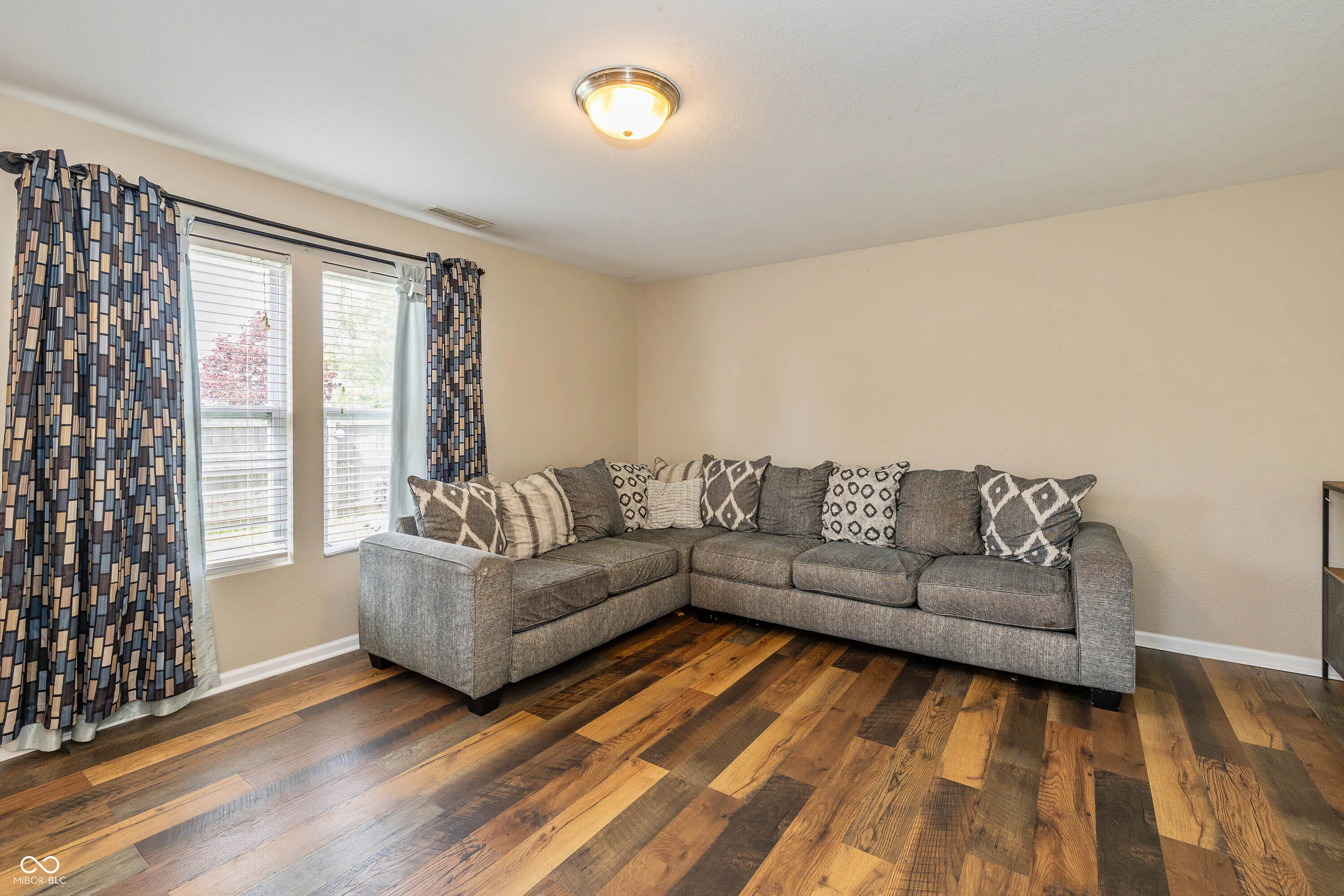 Pendleton, Indiana 46064, United States, 4 Bedrooms Bedrooms, ,3 BathroomsBathrooms,Residential,Pending,120491