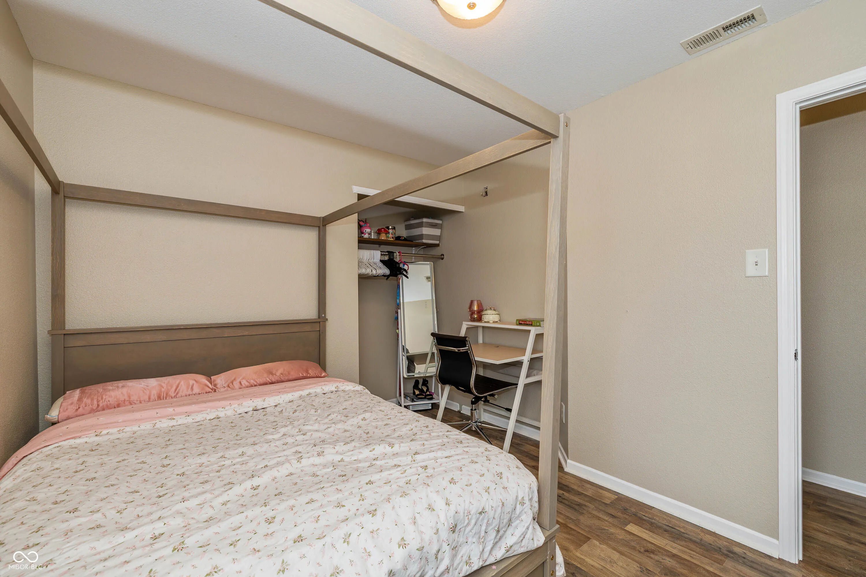 Pendleton, Indiana 46064, United States, 4 Bedrooms Bedrooms, ,3 BathroomsBathrooms,Residential,Pending,120491