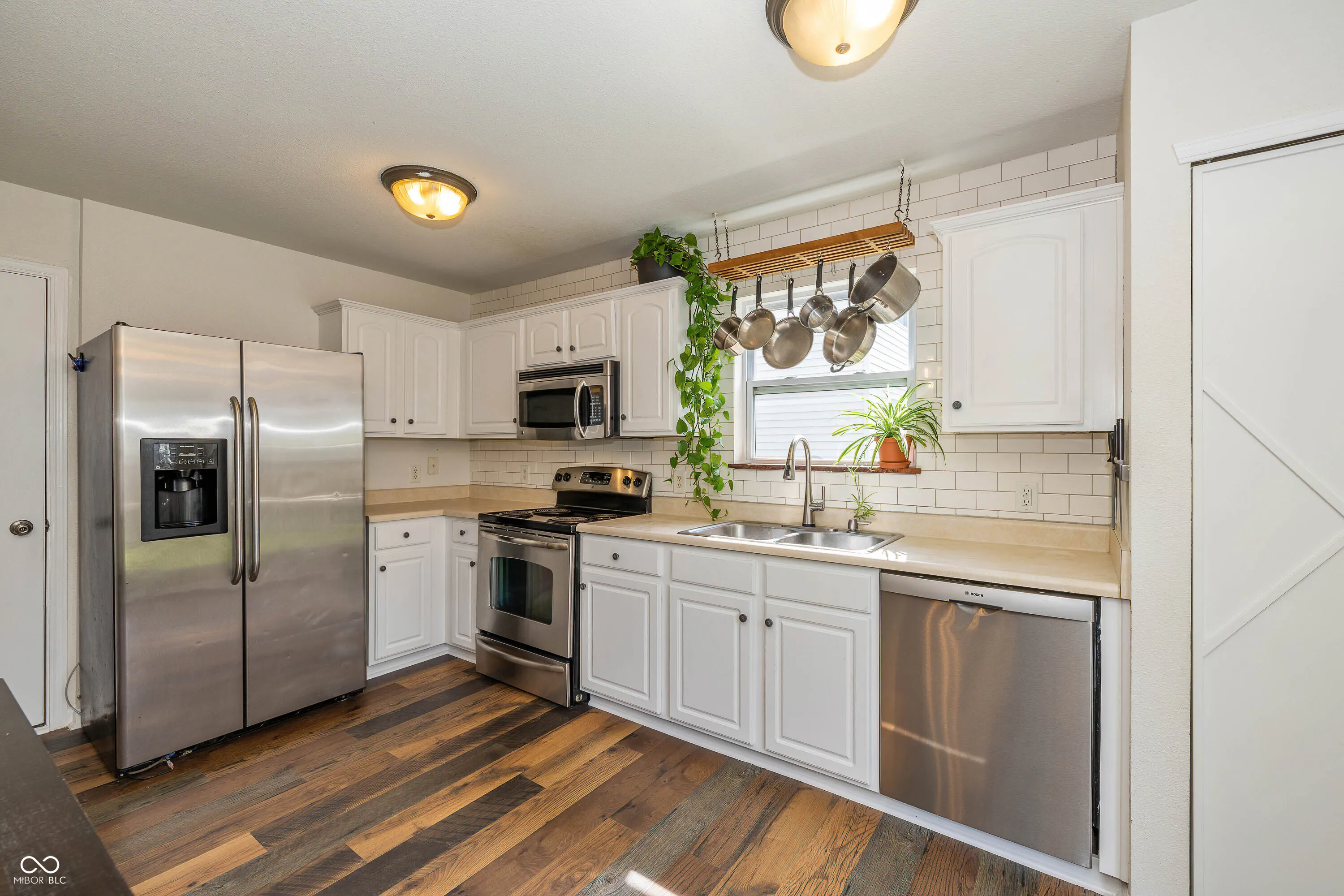 Pendleton, Indiana 46064, United States, 4 Bedrooms Bedrooms, ,3 BathroomsBathrooms,Residential,Pending,120491