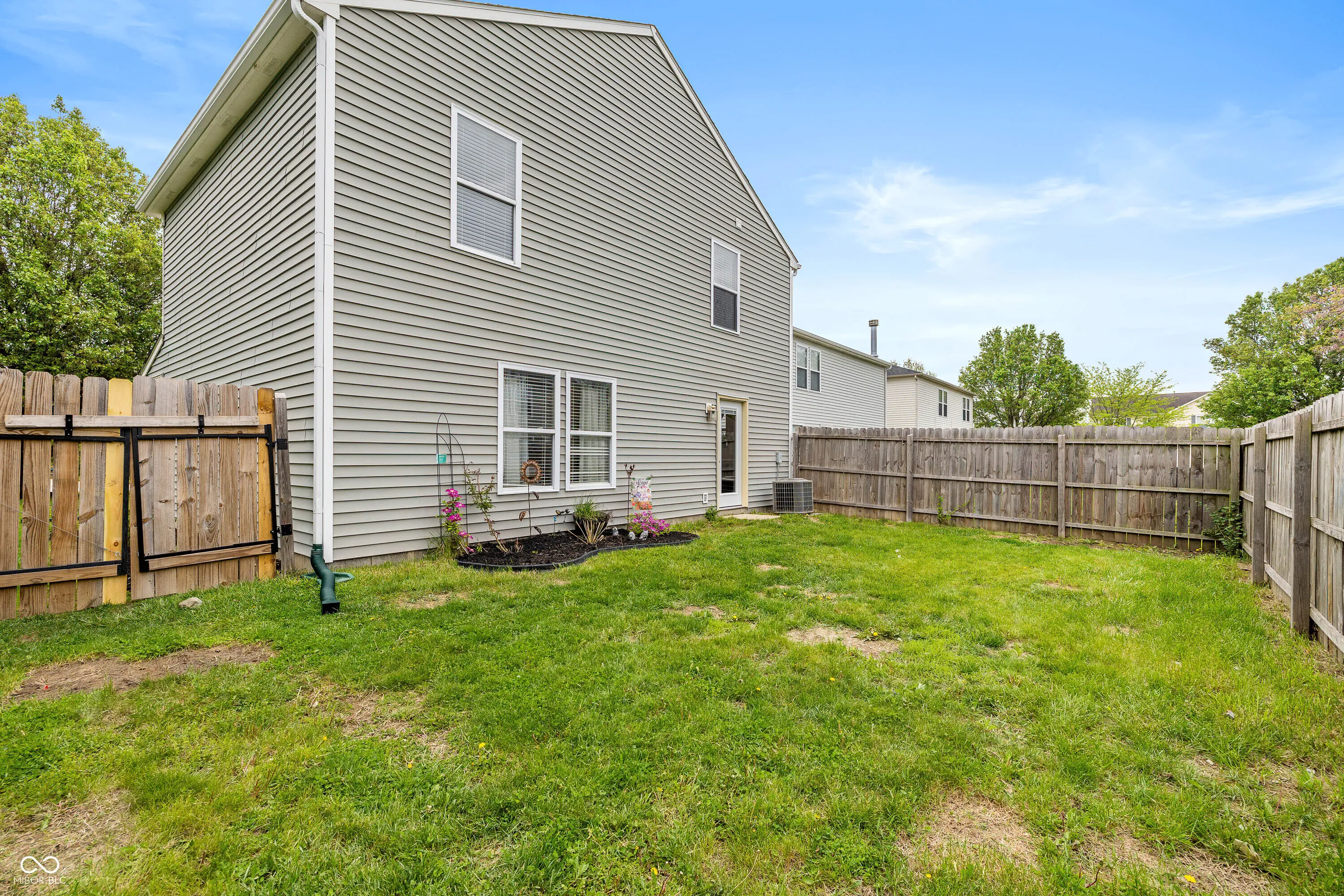 Pendleton, Indiana 46064, United States, 4 Bedrooms Bedrooms, ,3 BathroomsBathrooms,Residential,Pending,120491