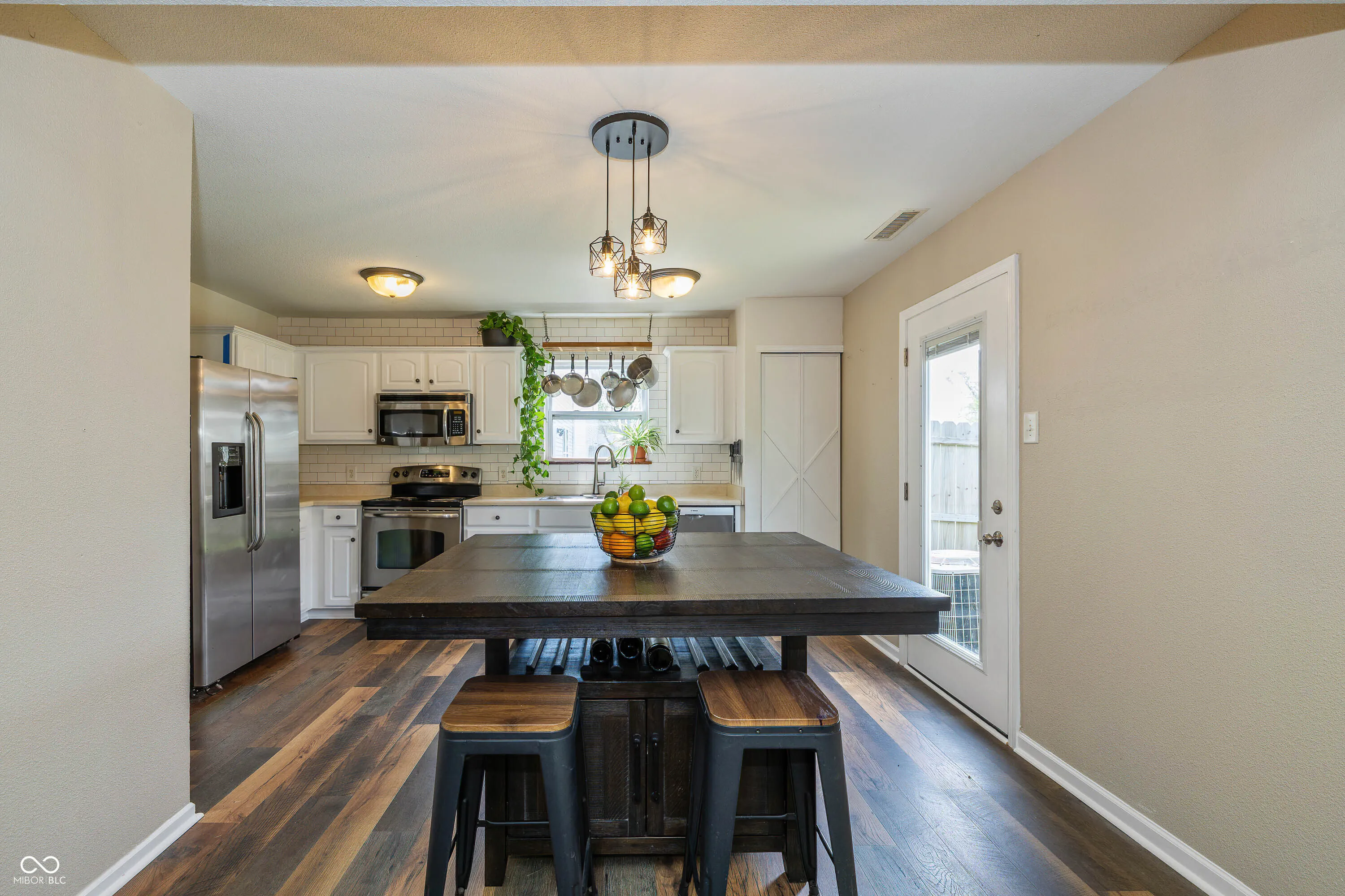 Pendleton, Indiana 46064, United States, 4 Bedrooms Bedrooms, ,3 BathroomsBathrooms,Residential,Pending,120491