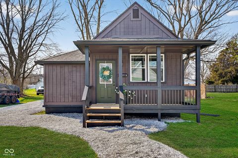 Photo of 2015 N F Street, Elwood, IN 46036 (MLS # 22091950)