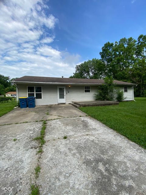 Photo of 3560 Bradford Drive, Indianapolis, IN 46221 (MLS # 22048437)