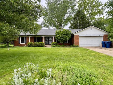 Photo of 2 Holmes Court, Greenfield, IN 46140 (MLS # 22102496)