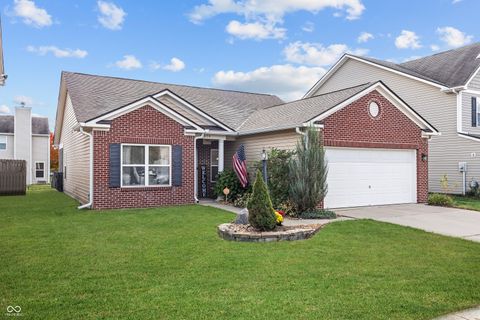 Photo of 19426 Prairie Crossing Drive, Noblesville, IN 46062 (MLS # 22070000)