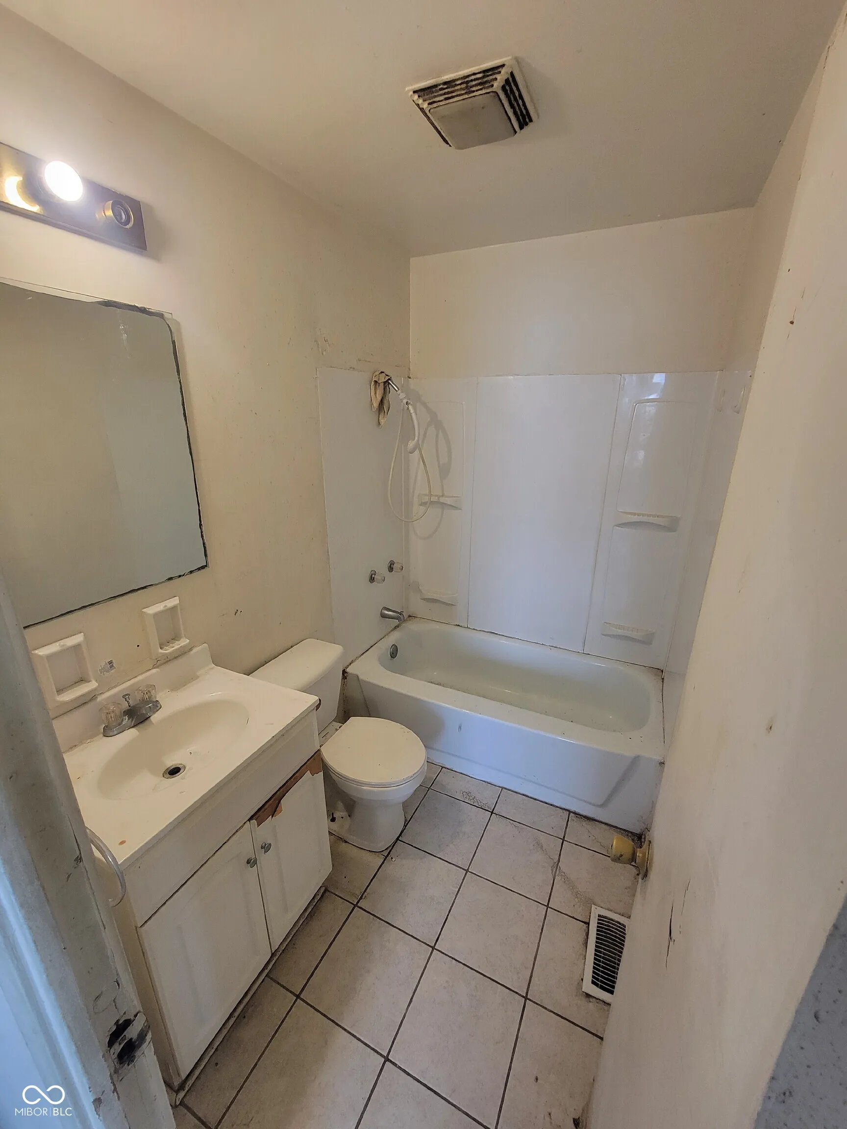 Indianapolis, Indiana 46235, United States, 3 Bedrooms Bedrooms, ,2 BathroomsBathrooms,Residential,Pending,114843