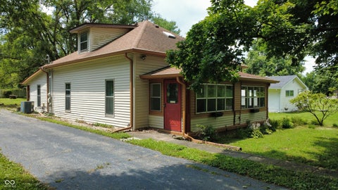 Photo of 5357 W County Road 450 Road S, Coatesville, IN 46121 (MLS # 22112430)