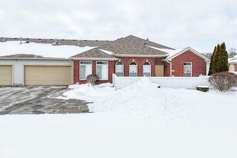 Photo of 10338 Gateway Drive #D, Indianapolis, IN 46234 (MLS # 22082411)