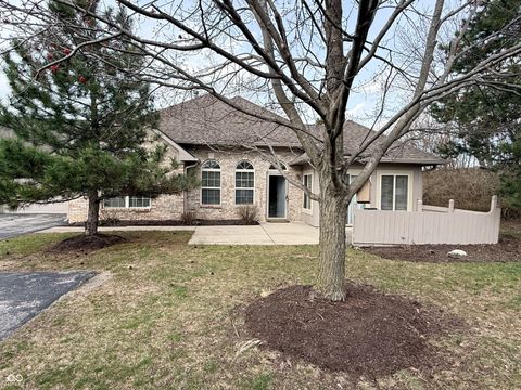 Photo of 4705 Bridgefield Drive, Indianapolis, IN 46254 (MLS # 22089788)