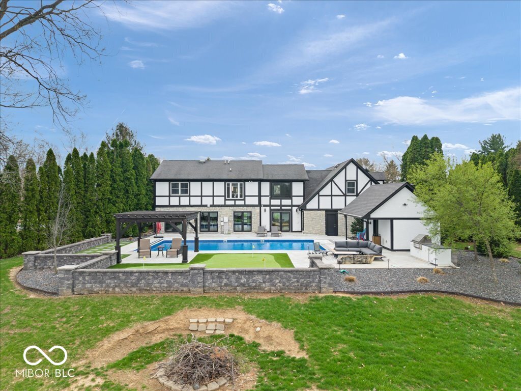 5720 N Sugar Hills Drive