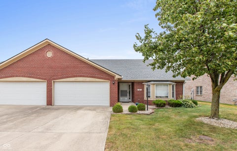 Photo of 225 Waterford Court, Avon, IN 46123 (MLS # 22117351)