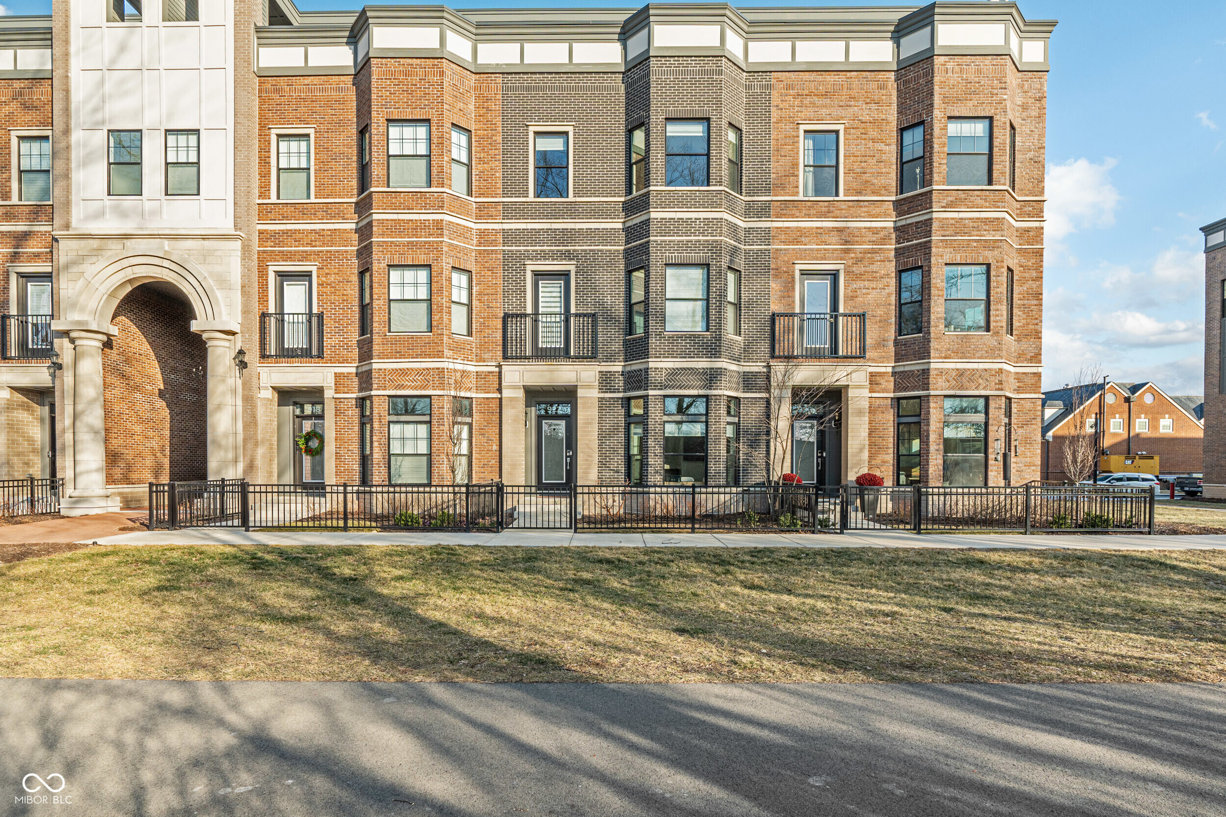 922 Berkhamsted Lane