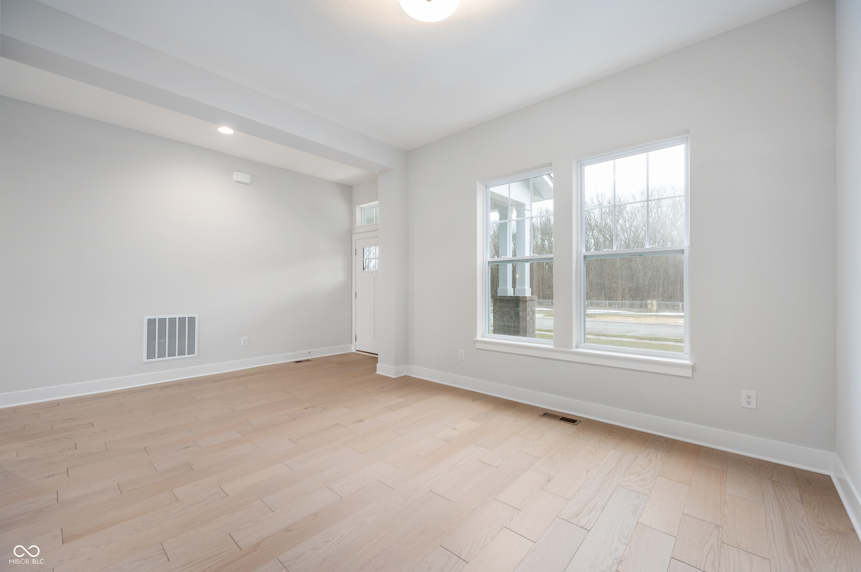 15914 Bellows Avenue