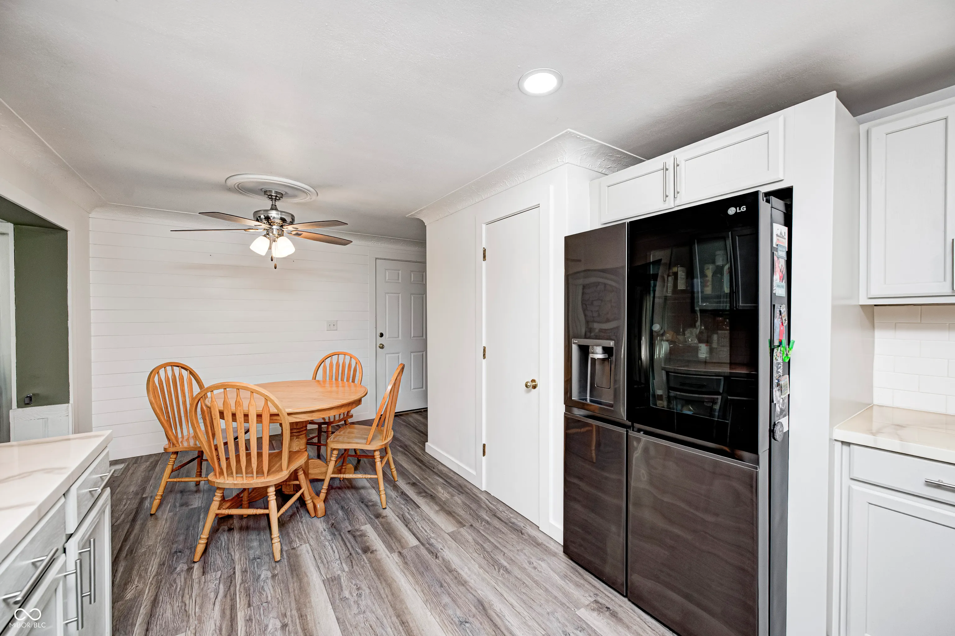 Anderson, Indiana 46013, United States, 3 Bedrooms Bedrooms, ,2 BathroomsBathrooms,Residential,Pending,210766