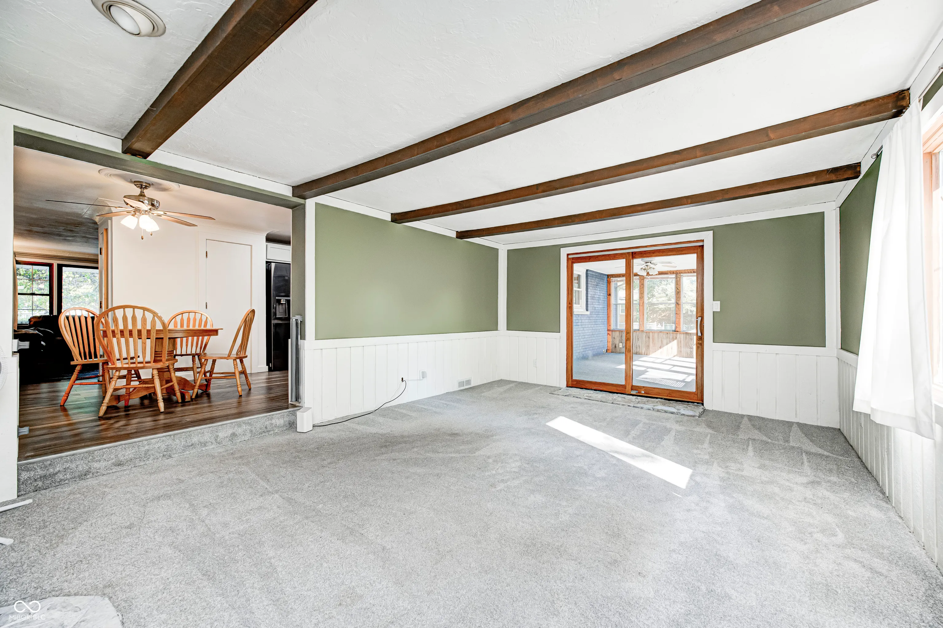 Anderson, Indiana 46013, United States, 3 Bedrooms Bedrooms, ,2 BathroomsBathrooms,Residential,Pending,210766