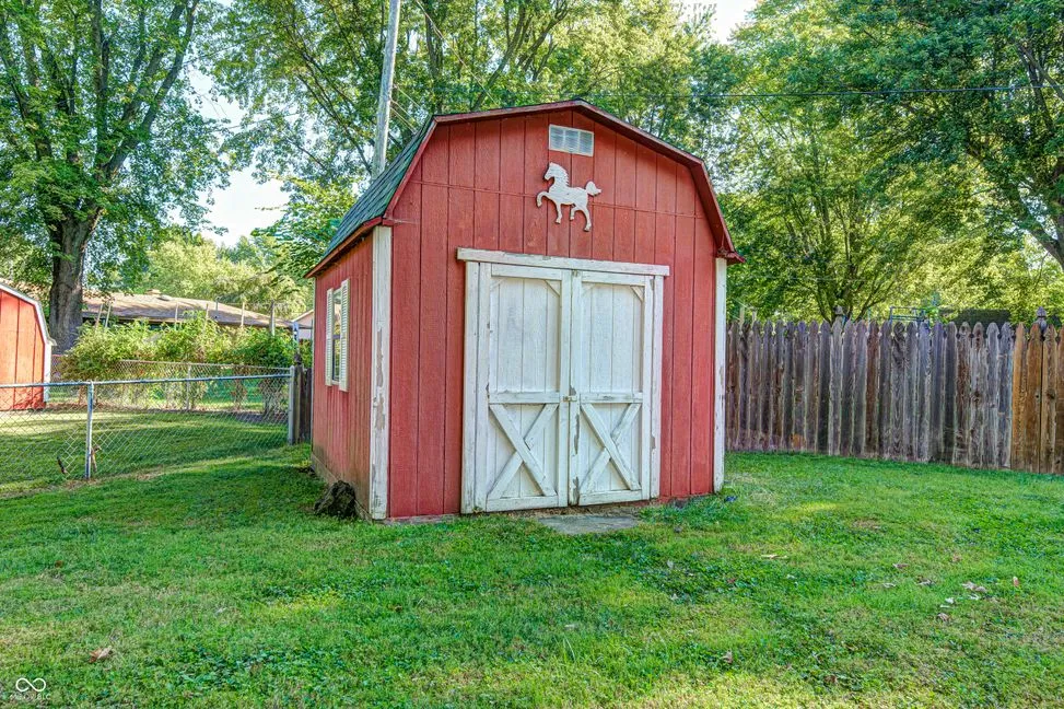 Anderson, Indiana 46013, United States, 3 Bedrooms Bedrooms, ,2 BathroomsBathrooms,Residential,Pending,210766