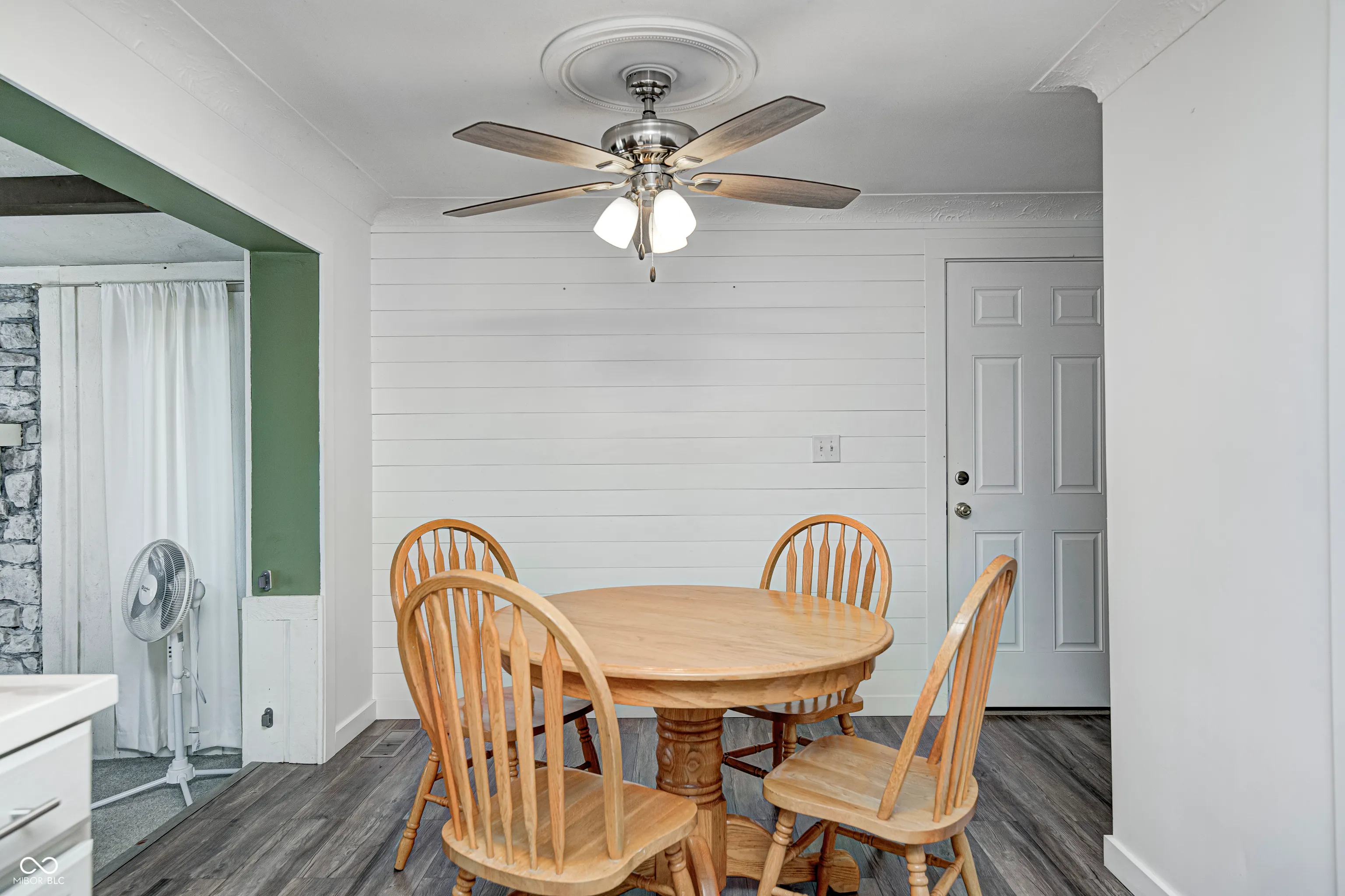 Anderson, Indiana 46013, United States, 3 Bedrooms Bedrooms, ,2 BathroomsBathrooms,Residential,Pending,210766