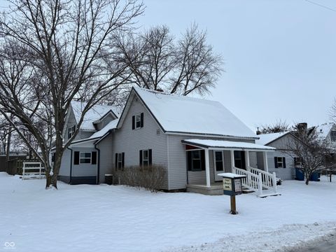 Photo of 918 2nd Street, Covington, IN 47932 (MLS # 22075356)