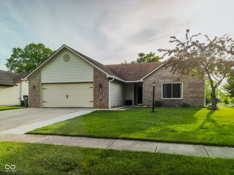 Photo of 1520 Wilford Lane, Indianapolis, IN 46229 (MLS # 22105108)