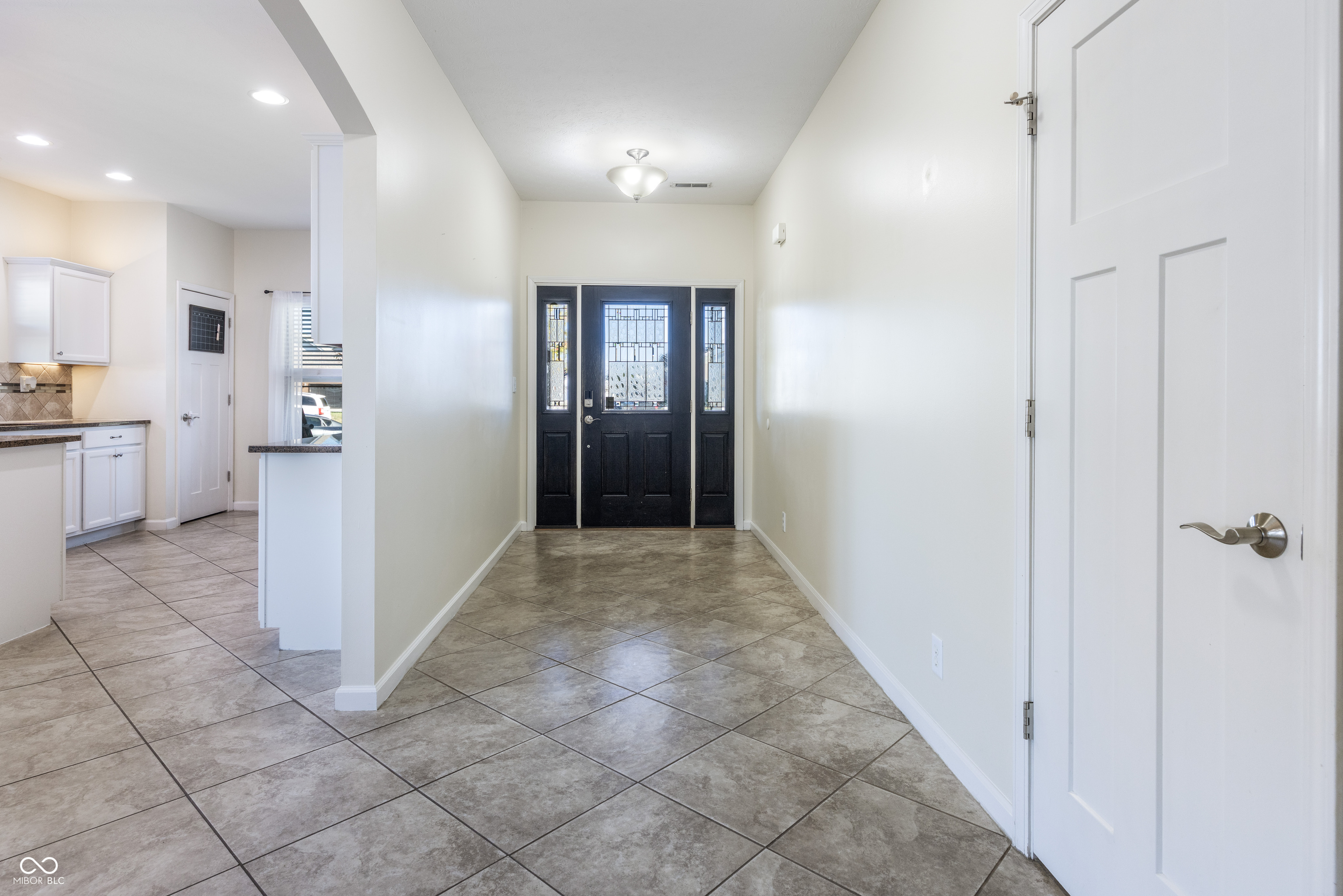 2906 Detford Court