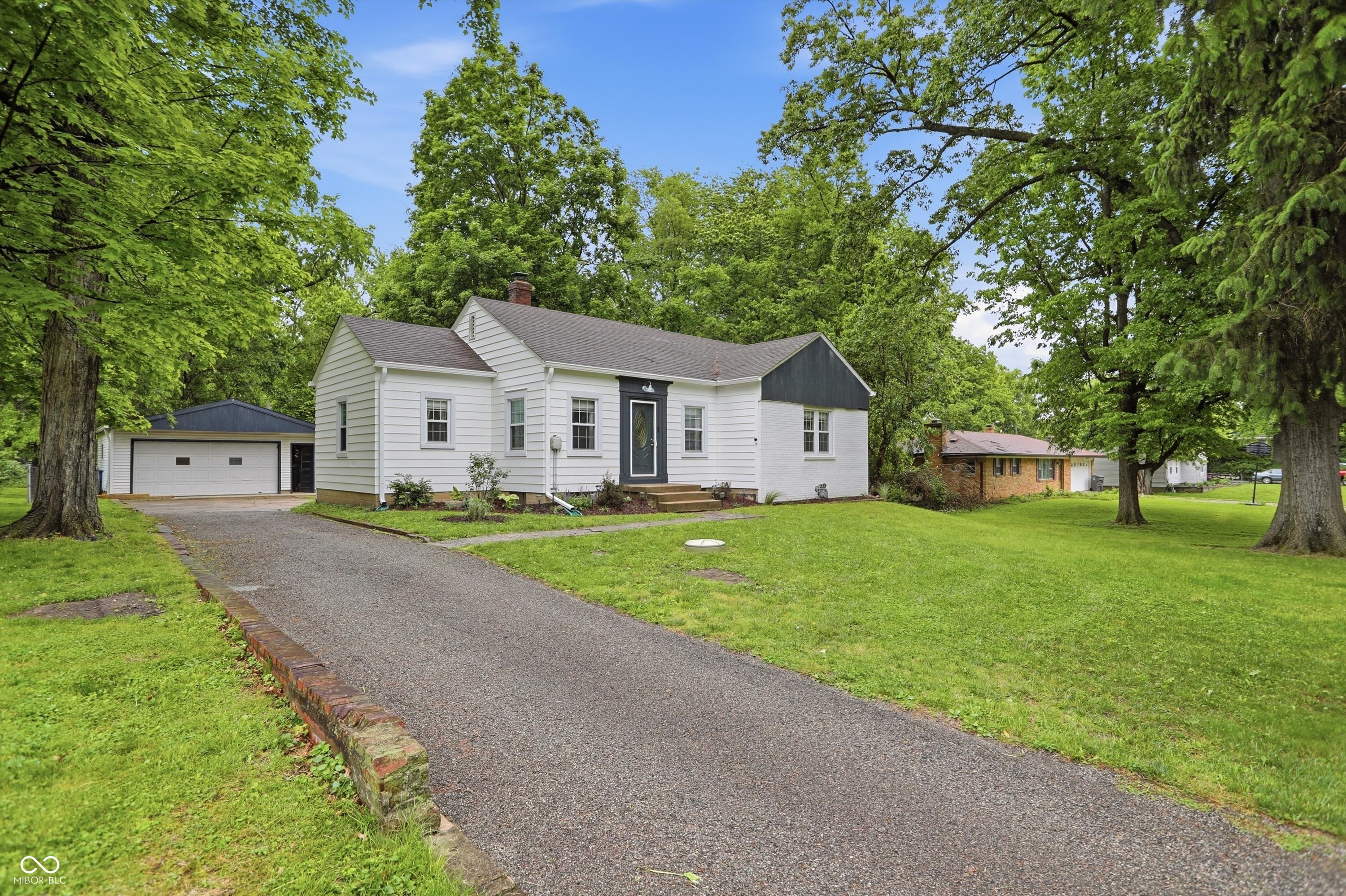 110 W Elbert Street