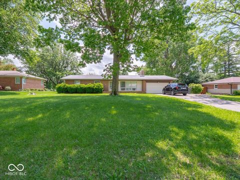 Photo of 2127 Redfern Drive, Indianapolis, IN 46227 (MLS # 22103945)