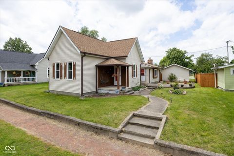 Photo of 885 S 11th Street, Noblesville, IN 46060 (MLS # 22102094)