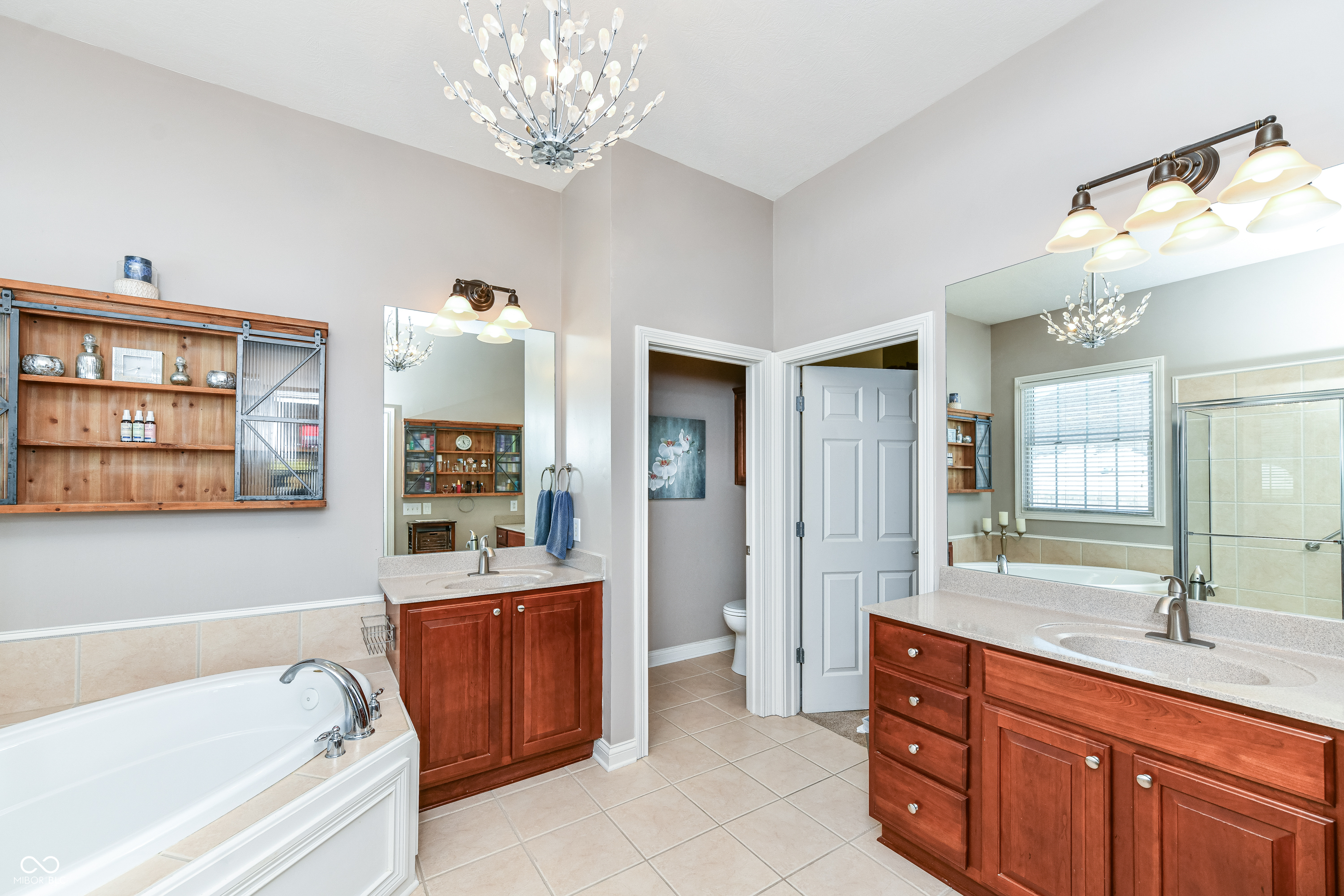 Noblesville, Indiana 46060, United States, 4 Bedrooms Bedrooms, ,4 BathroomsBathrooms,Residential,Pending,16645